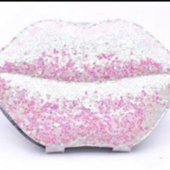 Beautiful  Lip Shaped  Glitter Compact Mirror! Brand New! - Picture 6 of 9